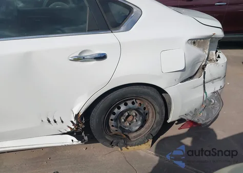 2015 Nissan Altima 2.5/2.5 S/2.5 Sl/2.5 Sv z USA, uszkodzony, nr VIN 1N4AL3AP5FN865153